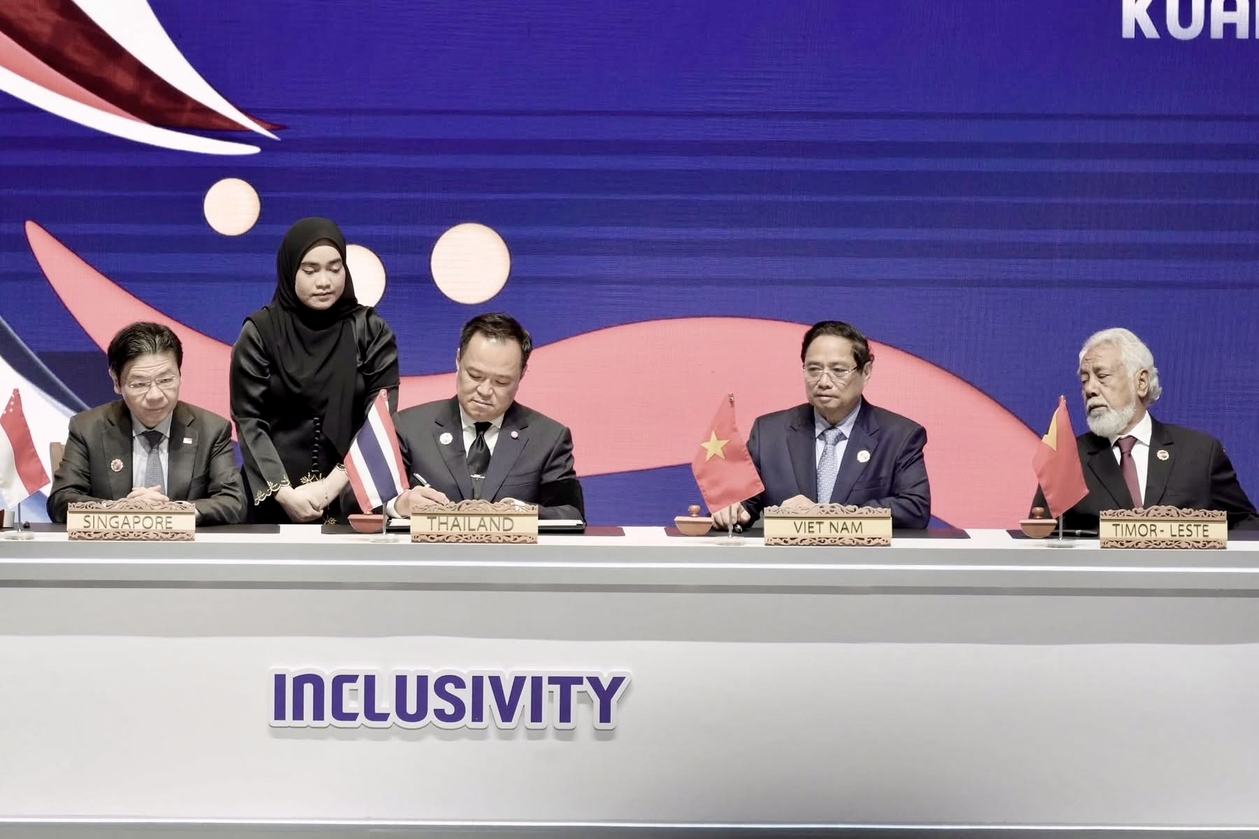 Signing of the Four-Point Peace Declaration between Thailand and Cambodia