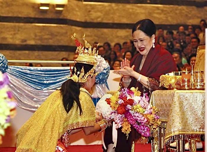 Khon Masked Dance Drama Given New Lease of Life by the Queen Mother
