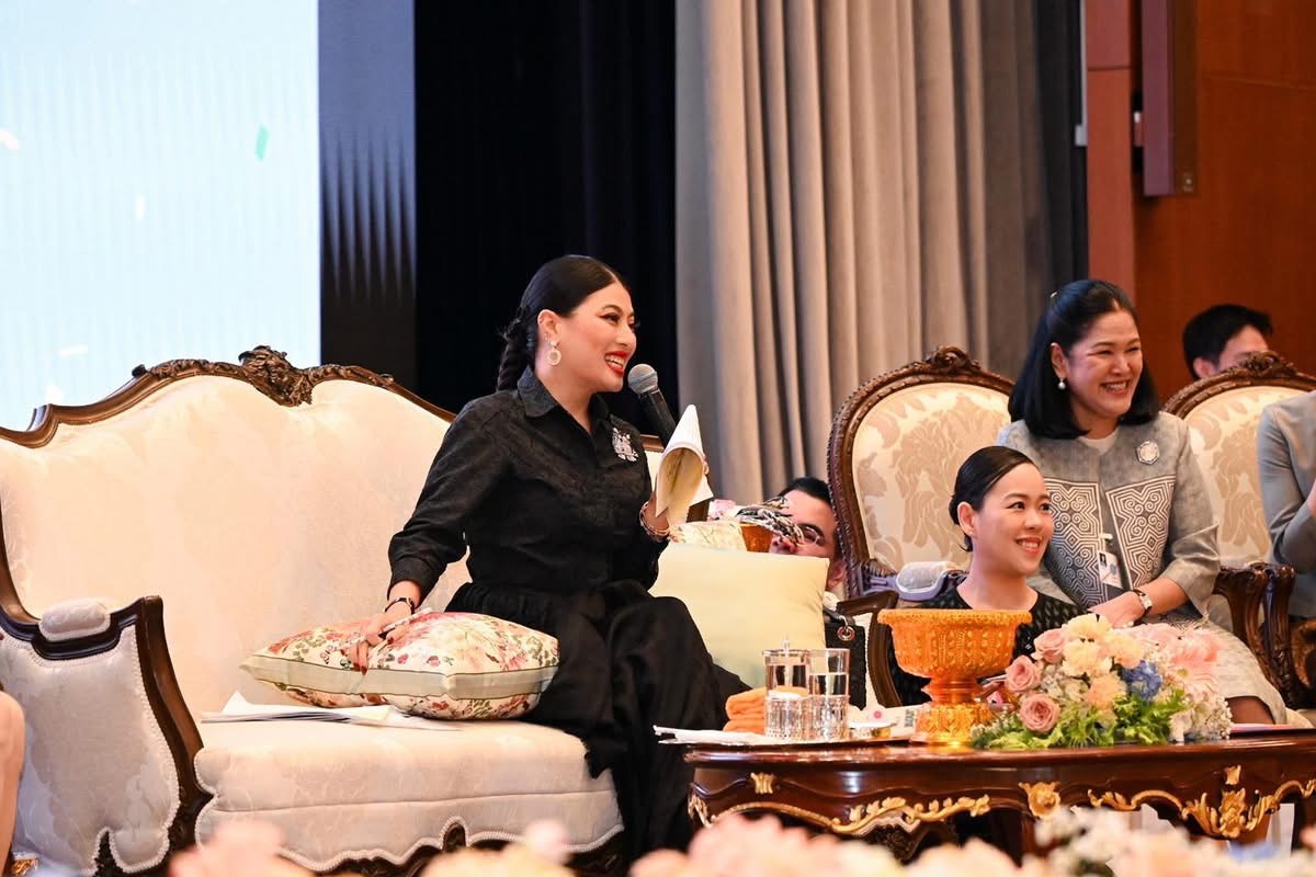 Princess Sirivannavari Delivers Special Lecture at the Ministry of Foreign Affairs