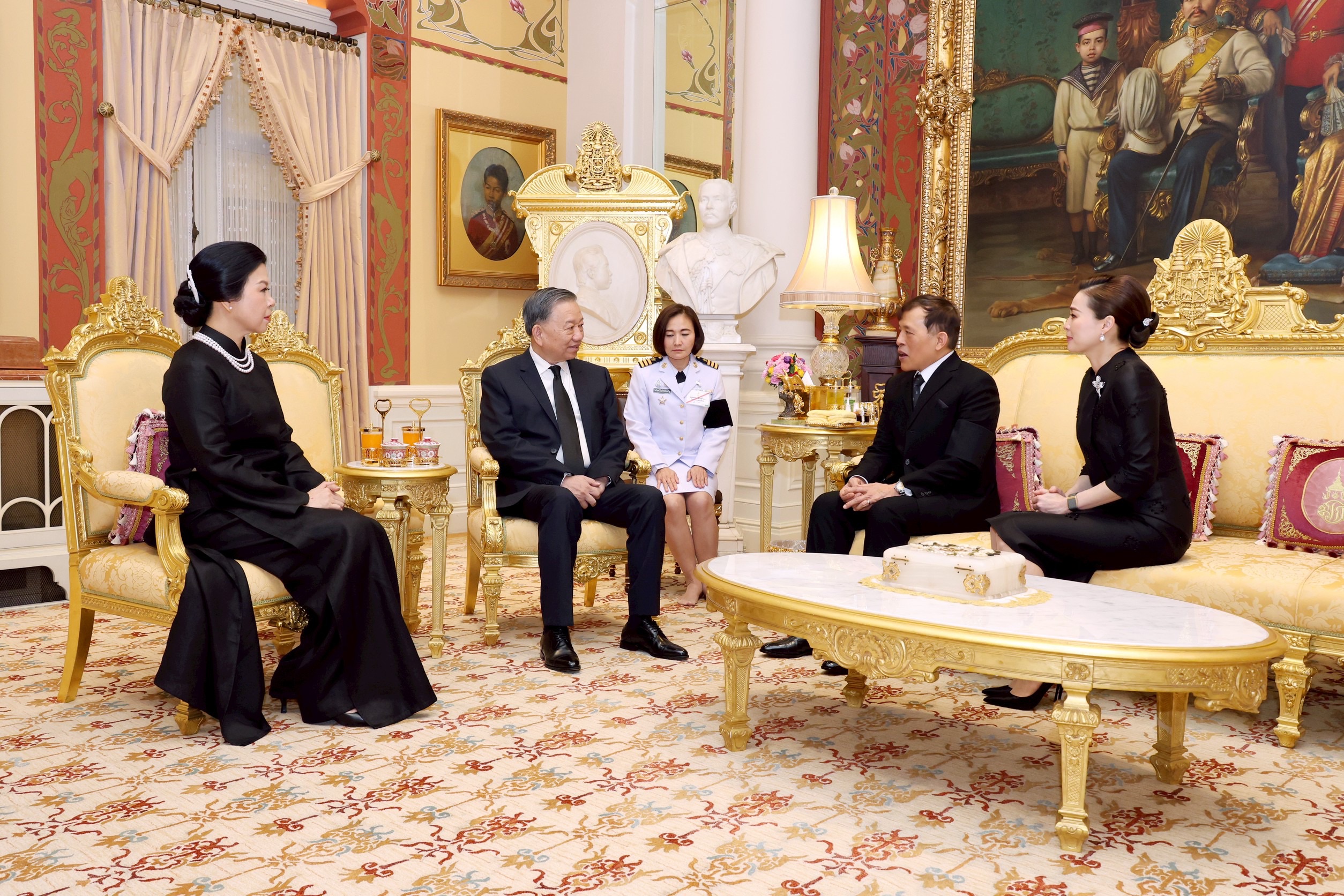 Their Majesties the King and Queen Grant an Audience to Vietnamese President and His Spouse